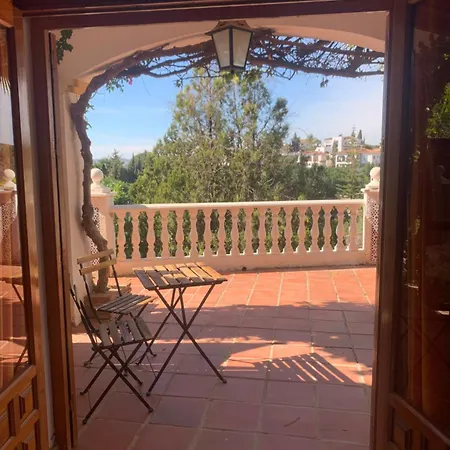 Casa Hermosa Bed & Breakfast