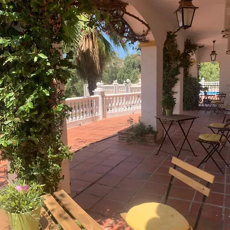 Casa Hermosa Bed & Breakfast *